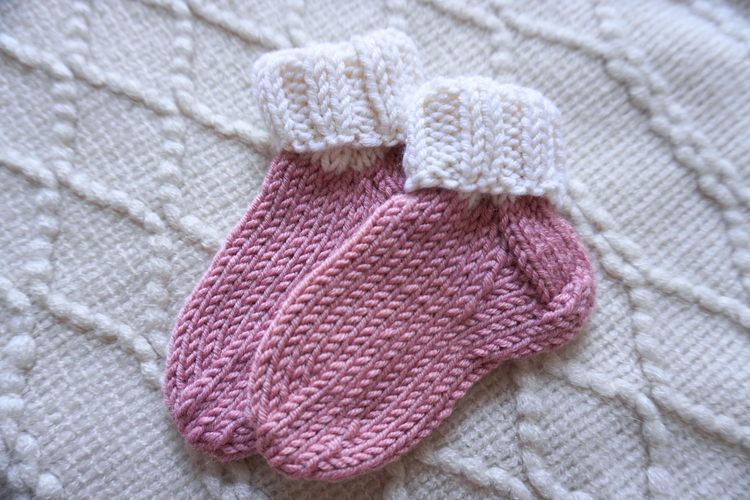 Welcome Home Hat and Sock Set – Hand-Knit Cashmere and Merino Wool Newborn Coming Home Outfit | Dark Pink & Cream