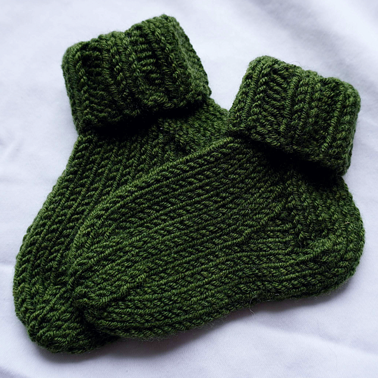 Welcome Home Hat and Sock Set – Hand-Knit Cashmere and Merino Wool Newborn Coming Home Outfit | Dark Green