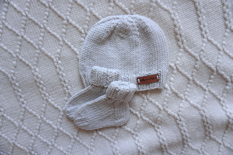 Welcome Home Hat and Sock Set – Hand-Knit Cashmere and Merino Wool Newborn Coming Home Outfit | Light Gray