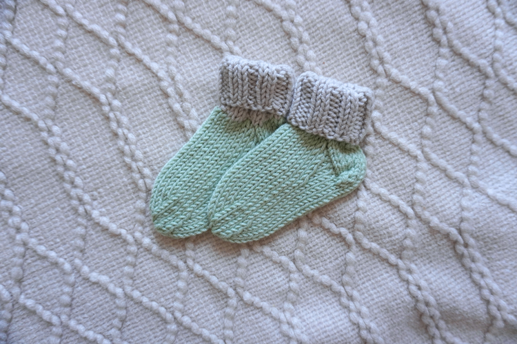 Welcome Home Hat and Sock Set – Hand-Knit Cashmere and Merino Wool Newborn Coming Home Outfit | Light Green & Gray