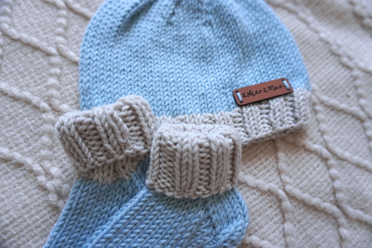 Welcome Home Hat and Sock Set – Hand-Knit Cashmere and Merino Wool Newborn Coming Home Outfit | Sky Blue & Gray