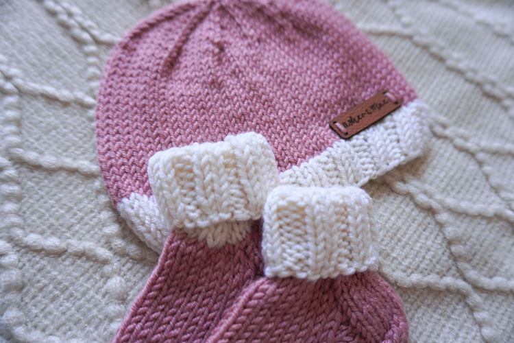 Welcome Home Hat and Sock Set – Hand-Knit Cashmere and Merino Wool Newborn Coming Home Outfit | Dark Pink & Cream